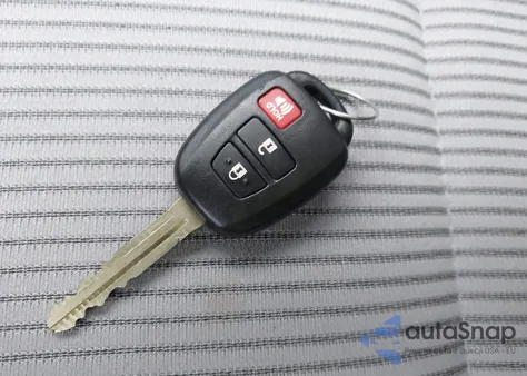 2015 Toyota Rav4 Xle from USA, damaged, VIN 2T3RFREV7FW385575